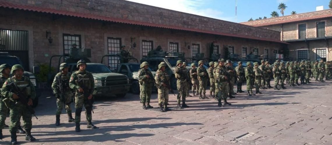 Arriban 350 elementos del Ejército a San Luis Potosí Arriban 350 elementos del Ejército a San Luis Potosí