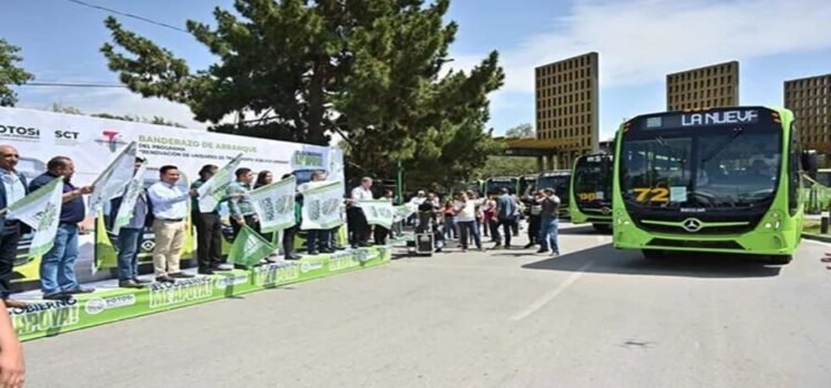 El gobernador Ricardo Gallardo arranca la renovación de las unidades de transporte público en San Luis Potosí