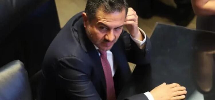 Yunes Márquez se “desafilia” de Morena