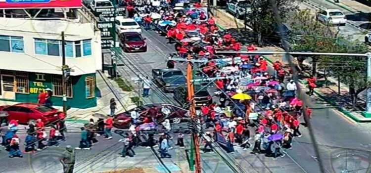 Automovilistas exigen regulación con marchas y bloqueos en San Luis Potosí