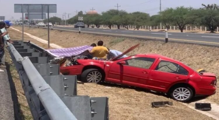Un trágico accidente en la carretera 57 deja un menor sin vida y tres lesionados