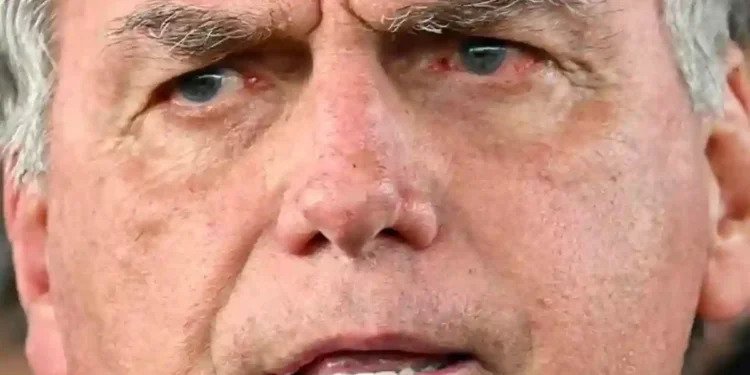 Ordenan arresto domiciliario de Jair Bolsonaro