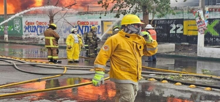 En el Día Nacional del Bombero, enfrentan crisis en San Luis Potosí